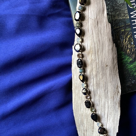 Sorrelli New Black Crystal & Silvertone Narcissus Necklace - Picture 9 of 10